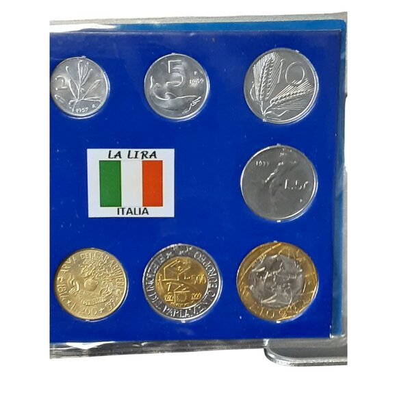 Italian Lira Coin Collection Set In Display Case With Historical Coins 1950s-199 - Picture 3 of 4